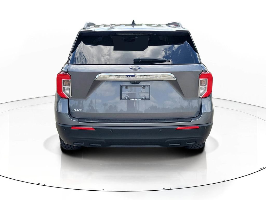 Used 2023 Ford Explorer XLT RWD image 4