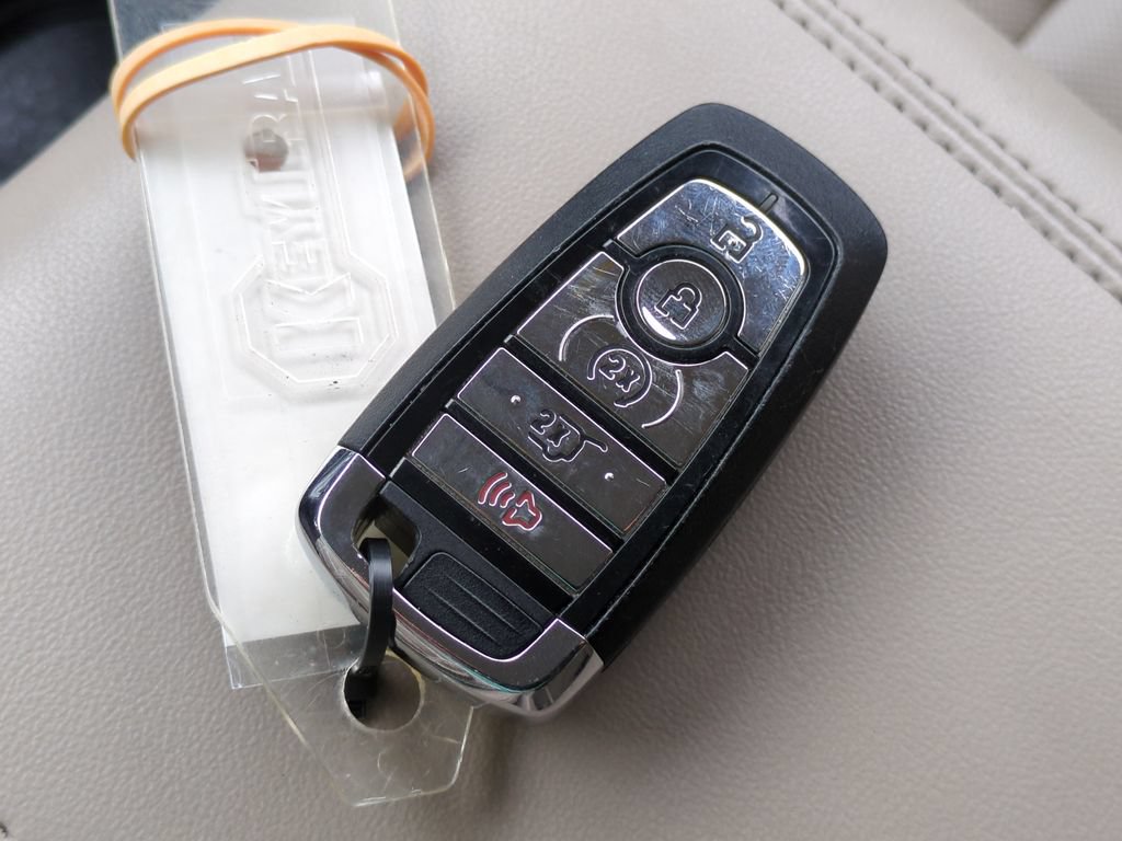 Used 2022 Lincoln Corsair Reserve w/ Elements Package FWD image 23