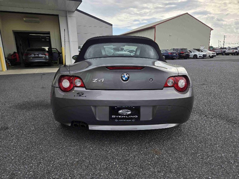 Used 2005 BMW Z4 2.5i image 4