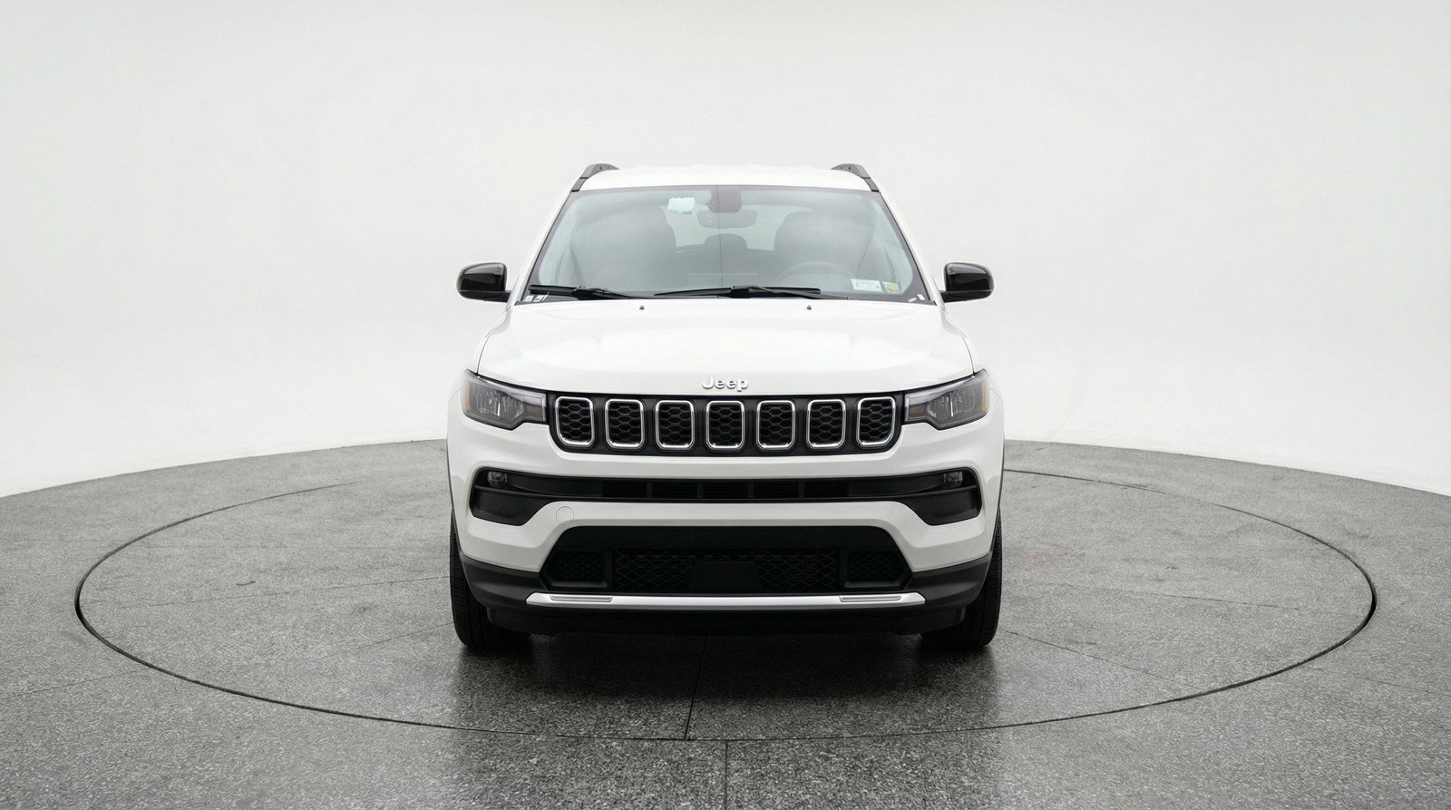 Used 2025 Jeep Compass Latitude image 2