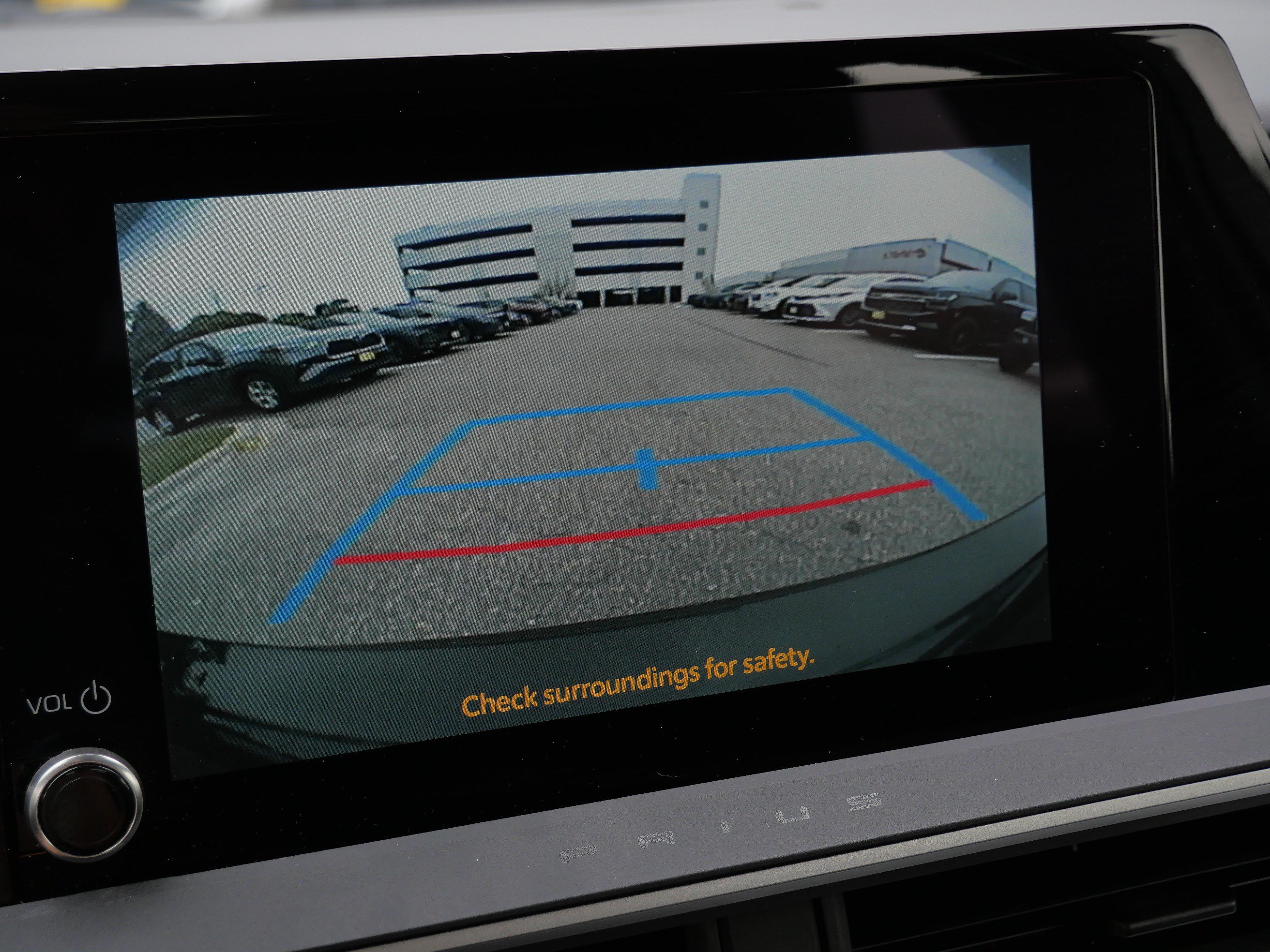 Certified 2025 Toyota Prius LE FWD image 32