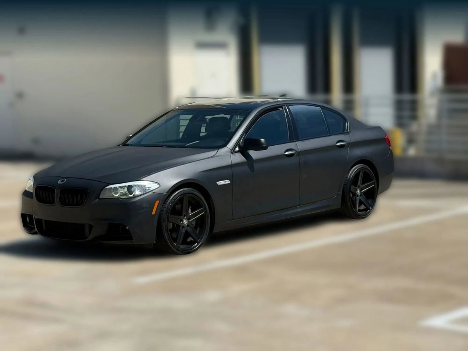 Used 2012 BMW 550i Sedan image 3