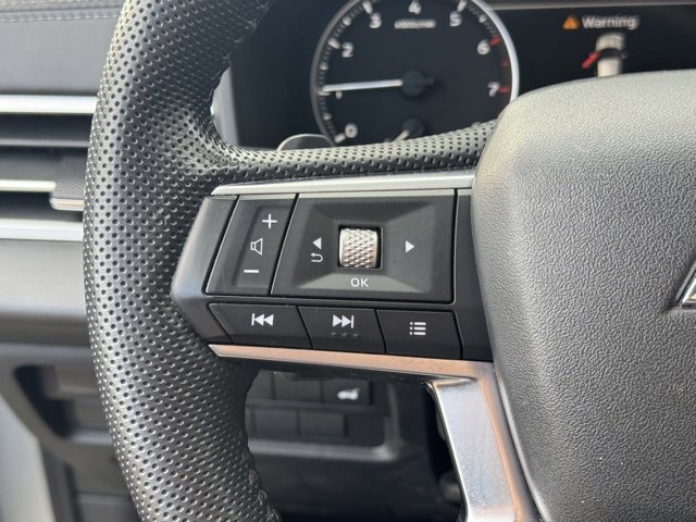 Used 2023 Mitsubishi Outlander SE image 28