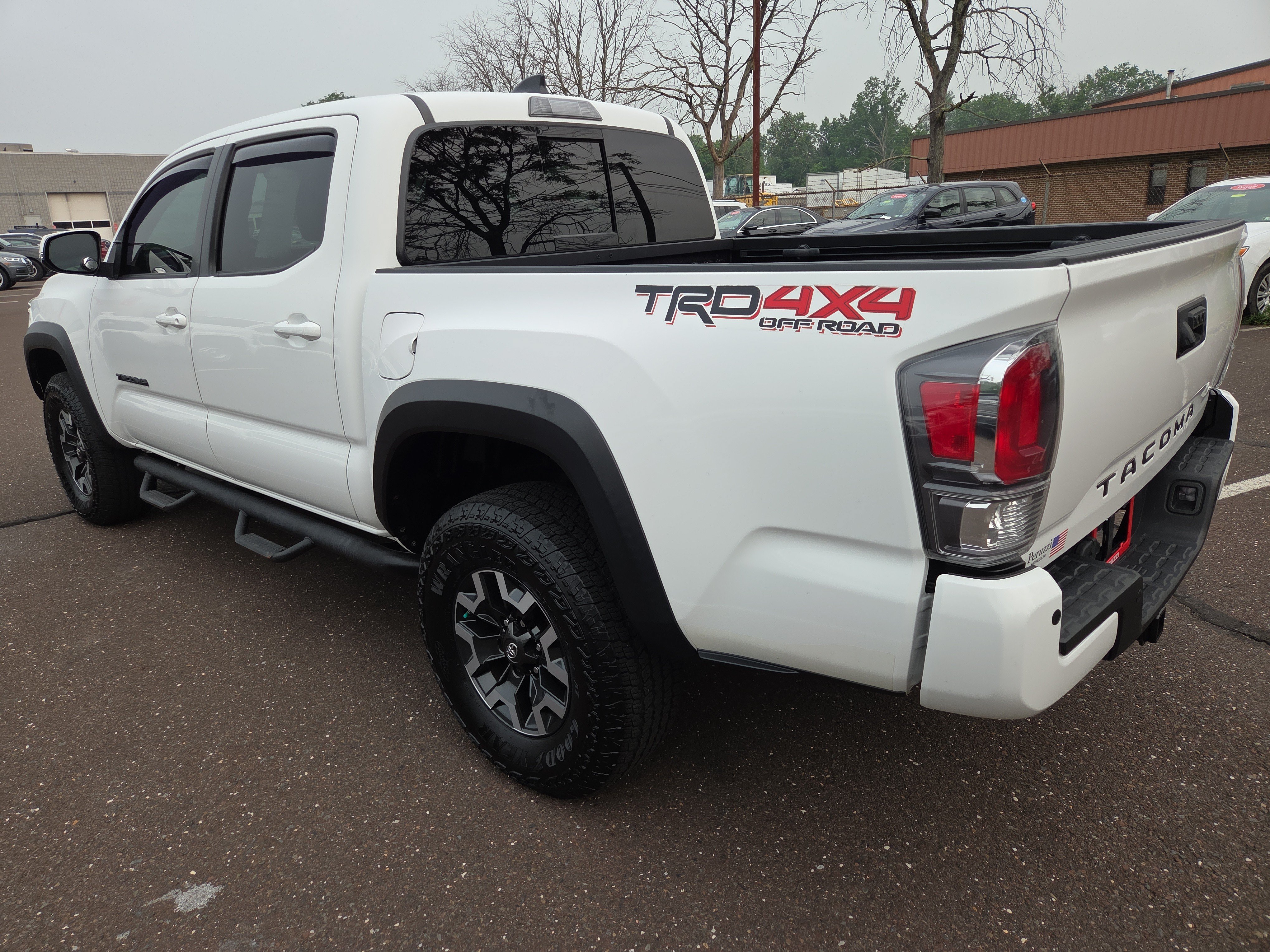 Certified 2020 Toyota Tacoma TRD Off-Road w/ TRD Premium Off Road Package AWD/4WD image 5