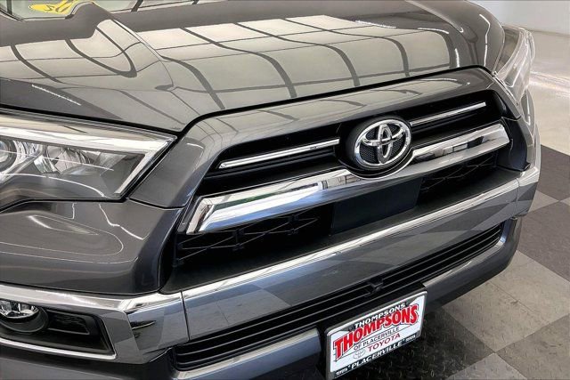 Used 2022 Toyota 4Runner Limited AWD/4WD image 31