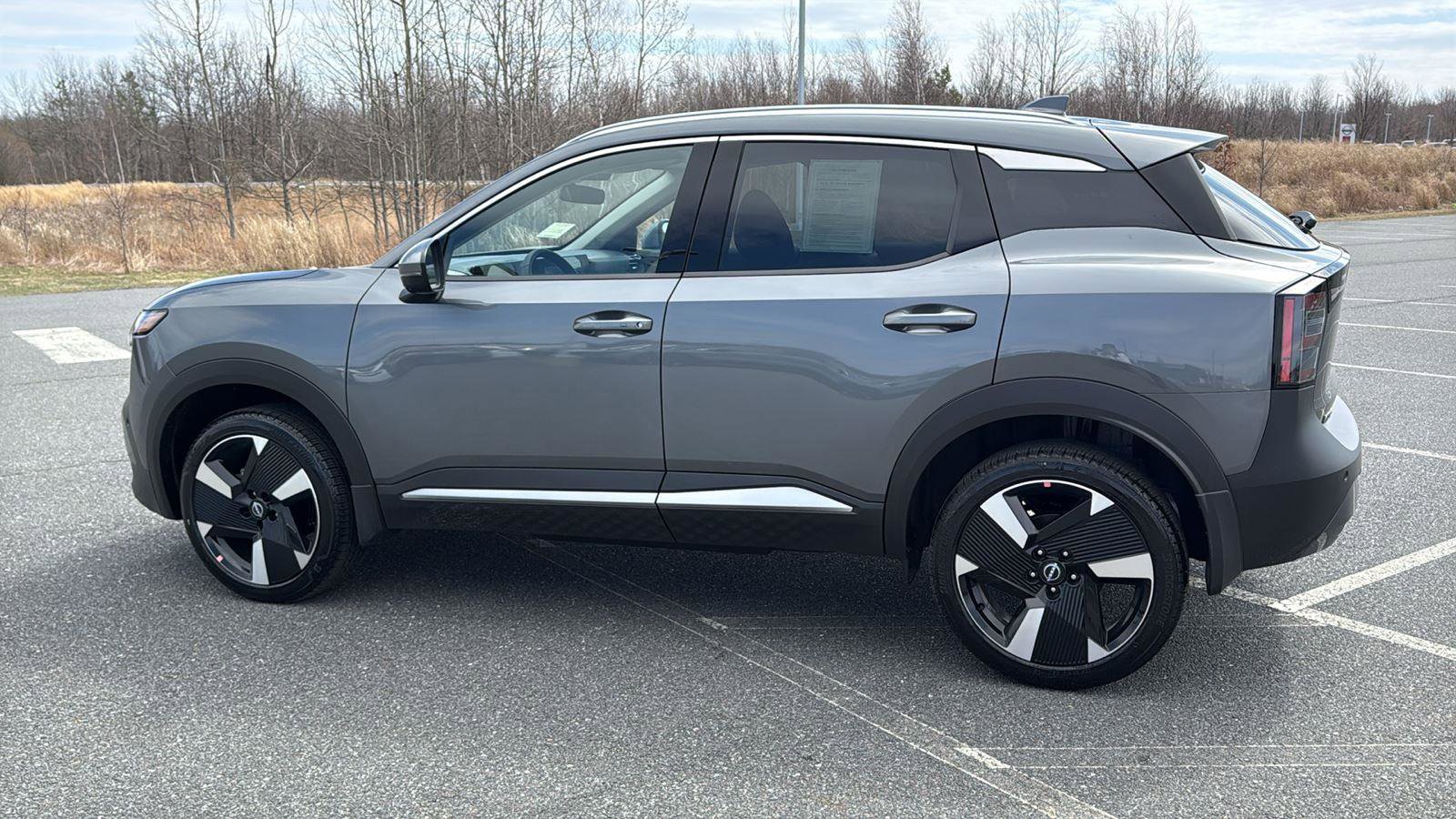 Used 2025 Nissan Kicks SR image 11