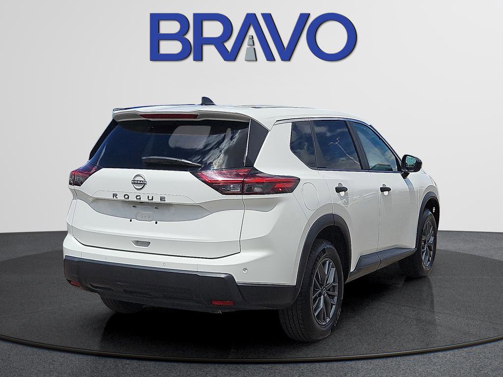 Used 2024 Nissan Rogue S FWD image 4