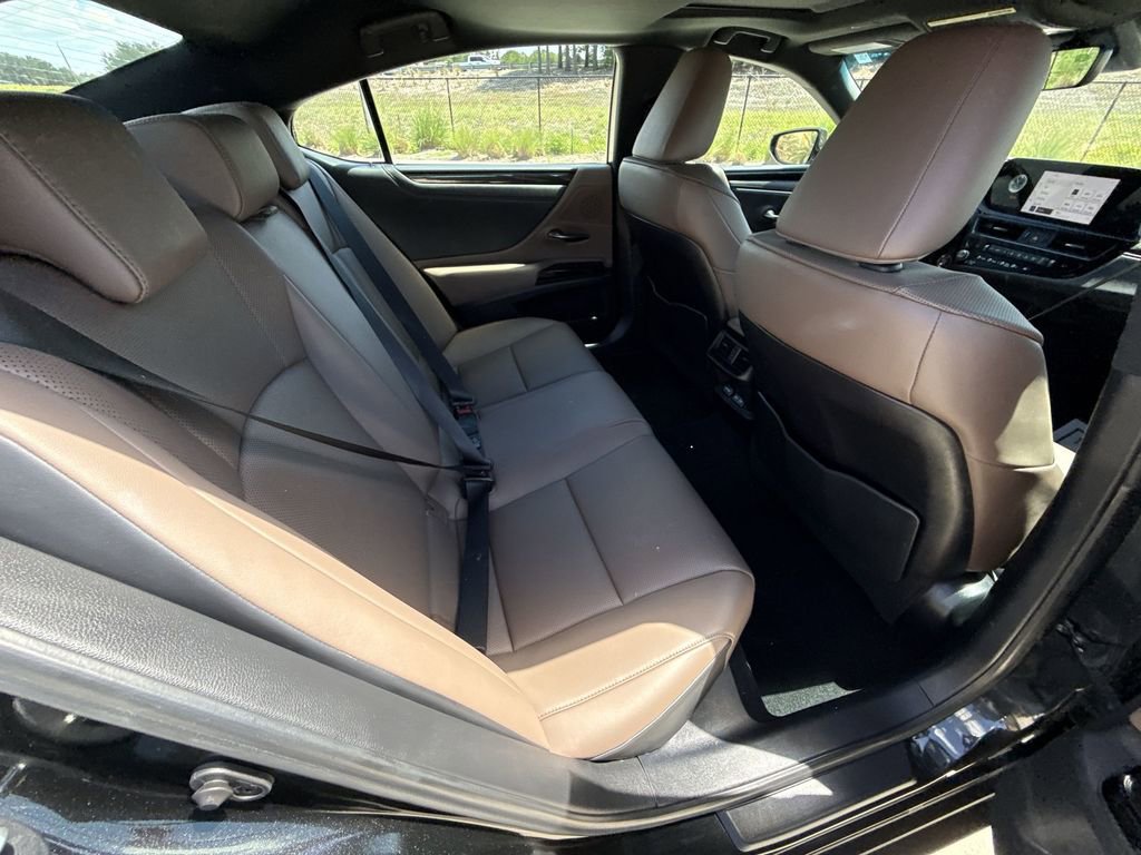 Used 2023 Lexus ES 350 w/ Accessory Package (Z2) FWD image 17