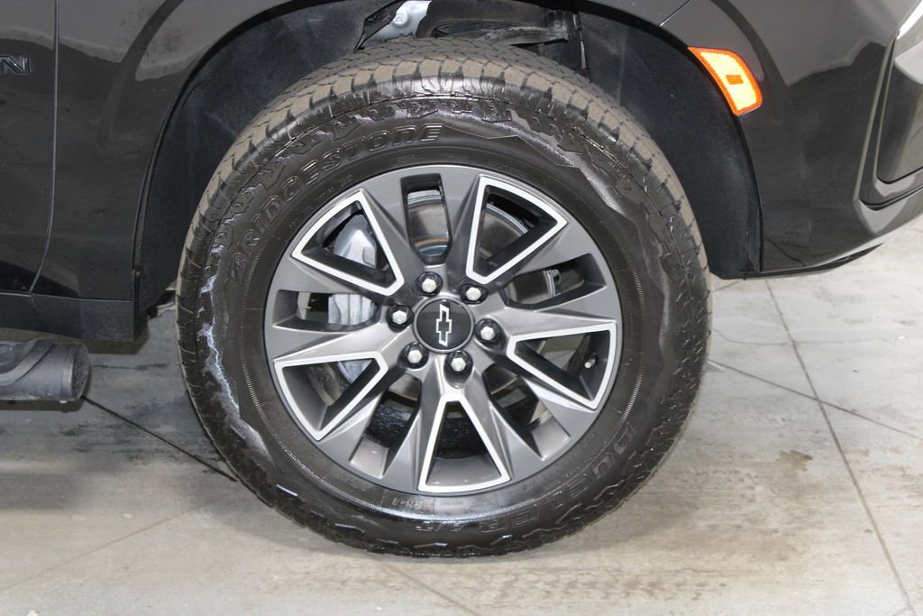 Used 2023 Chevrolet Suburban Z71 w/ Luxury Package image 15