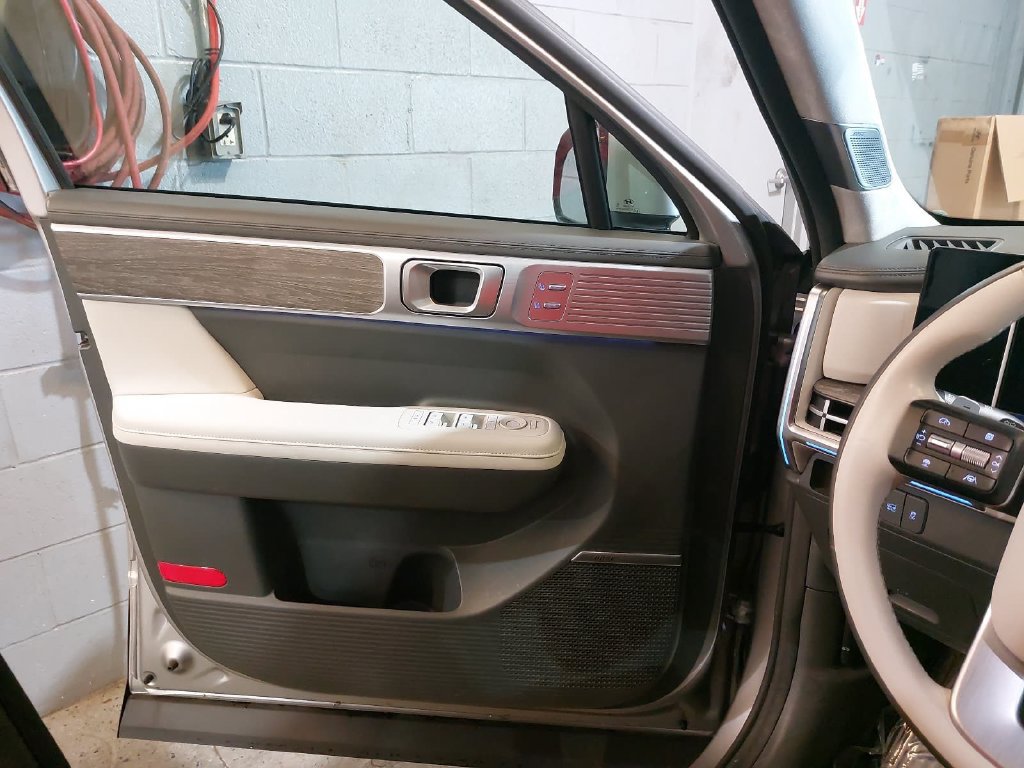 Used 2024 Hyundai Santa Fe Calligraphy AWD/4WD image 28