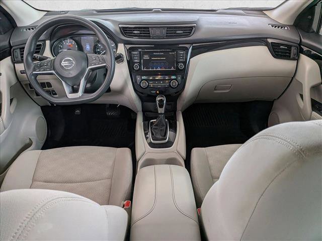 Used 2020 Nissan Rogue Sport SV image 16