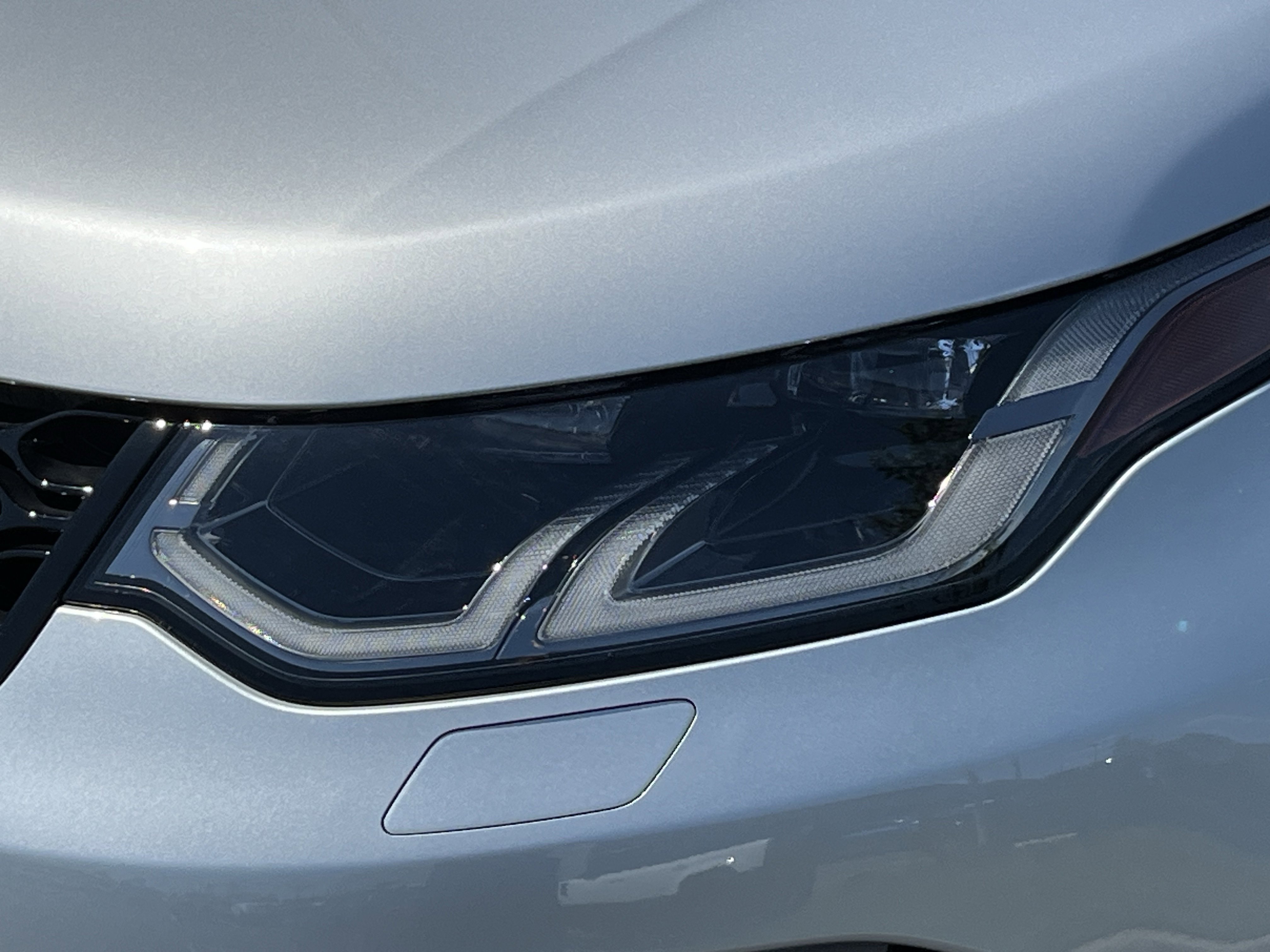 Certified 2025 Land Rover Discovery Sport Dynamic SE image 12