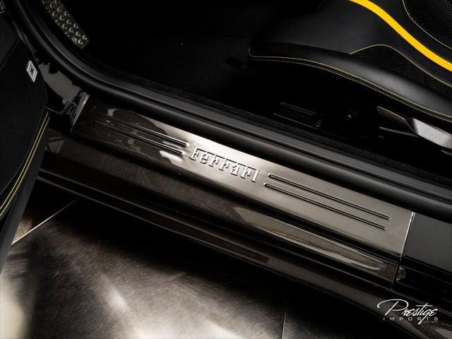 Used 2022 Ferrari 812 GTS RWD image 34