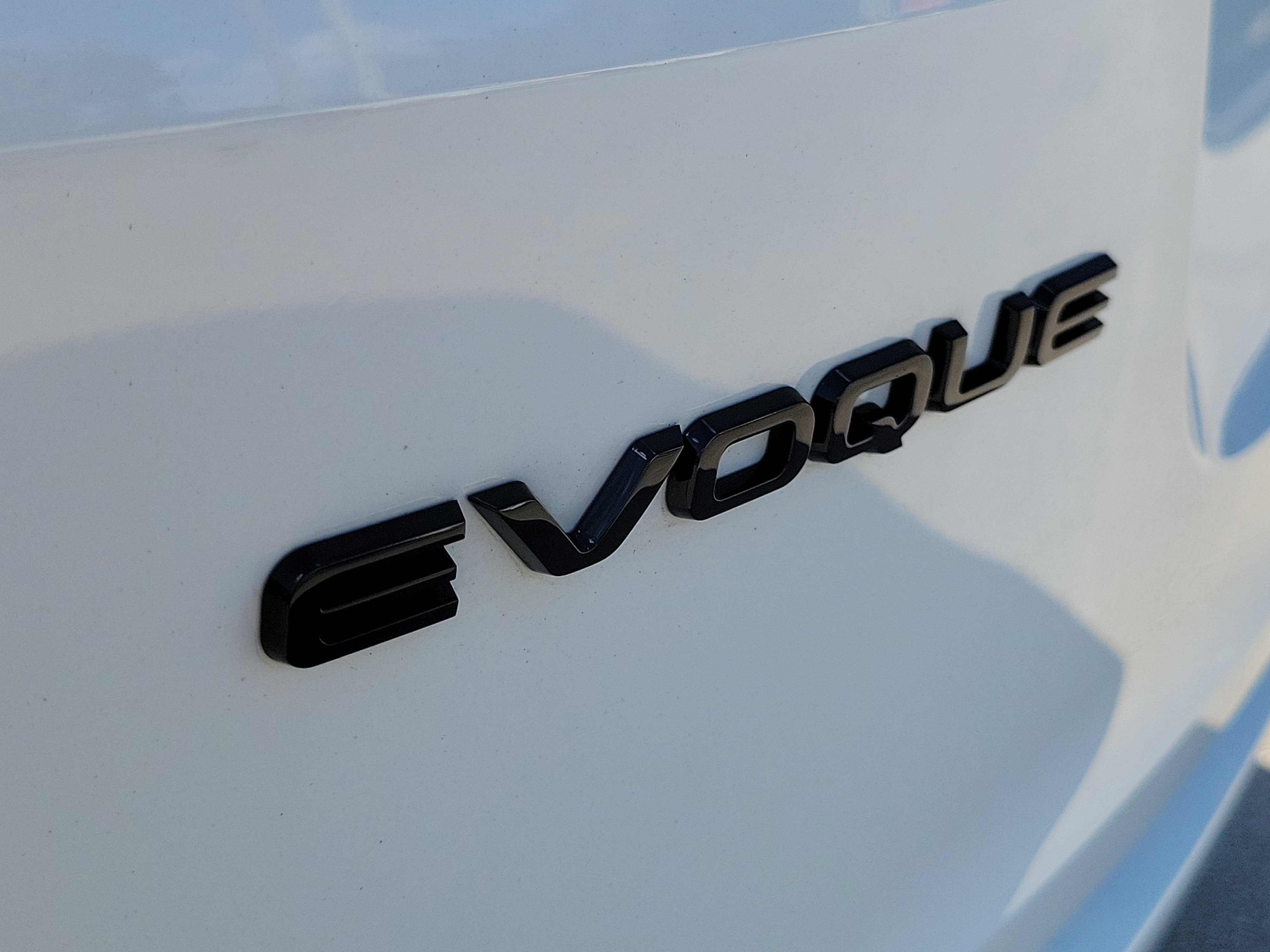 Used 2023 Land Rover Range Rover Evoque R-Dynamic S AWD/4WD image 8
