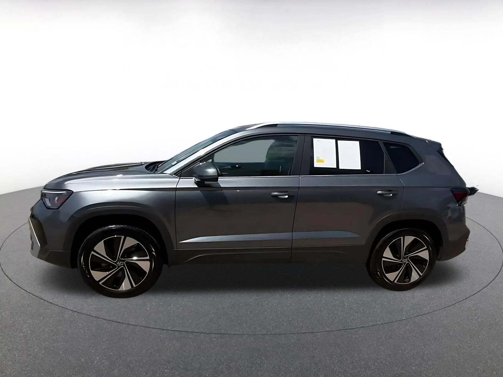 Used 2026 Volkswagen Taos SE AWD/4WD image 7
