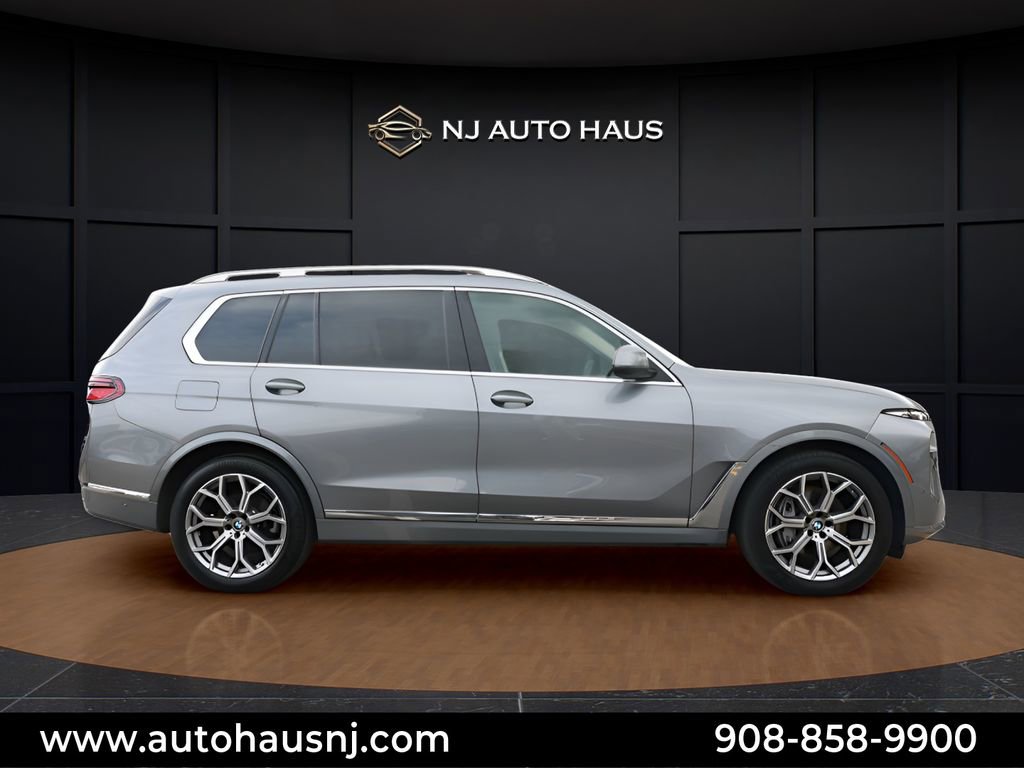 Used 2025 BMW X7 xDrive40i image 9