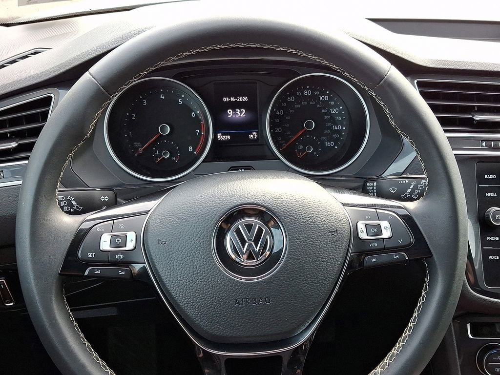 Used 2021 Volkswagen Tiguan SE image 19