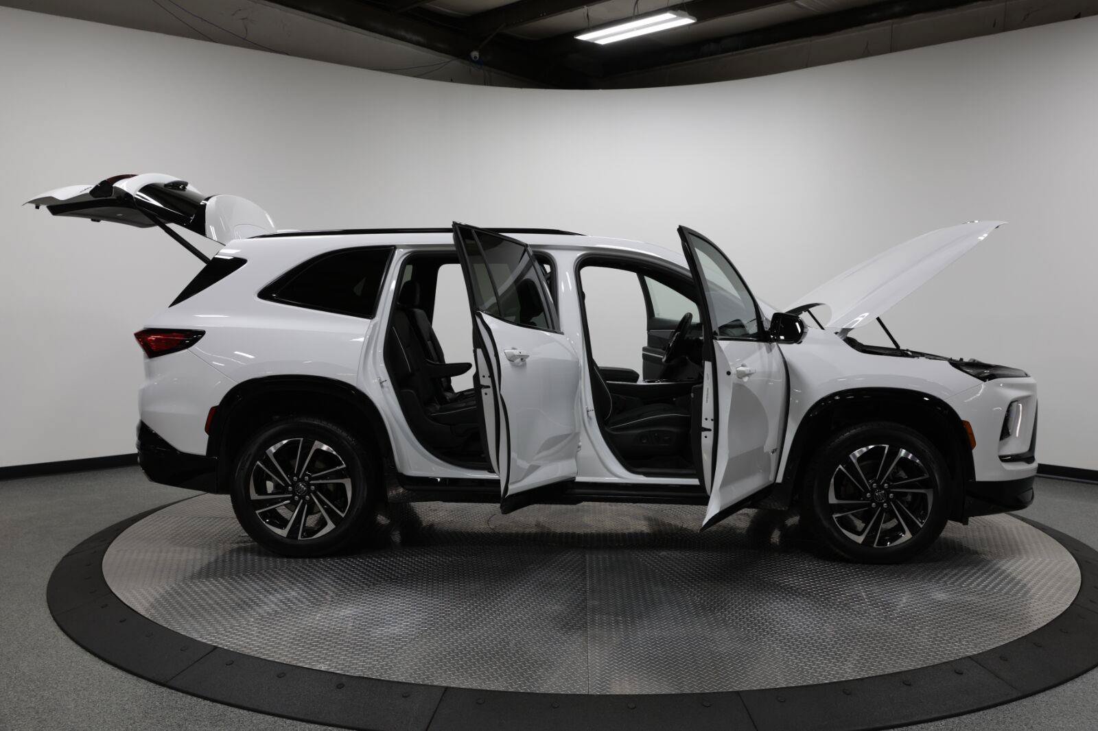 Certified 2026 Buick Enclave Sport Touring AWD/4WD image 10