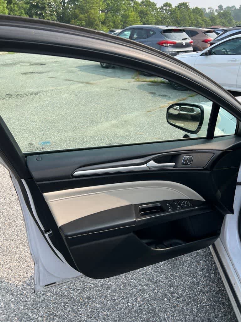 Used 2017 Ford Fusion Titanium FWD image 7