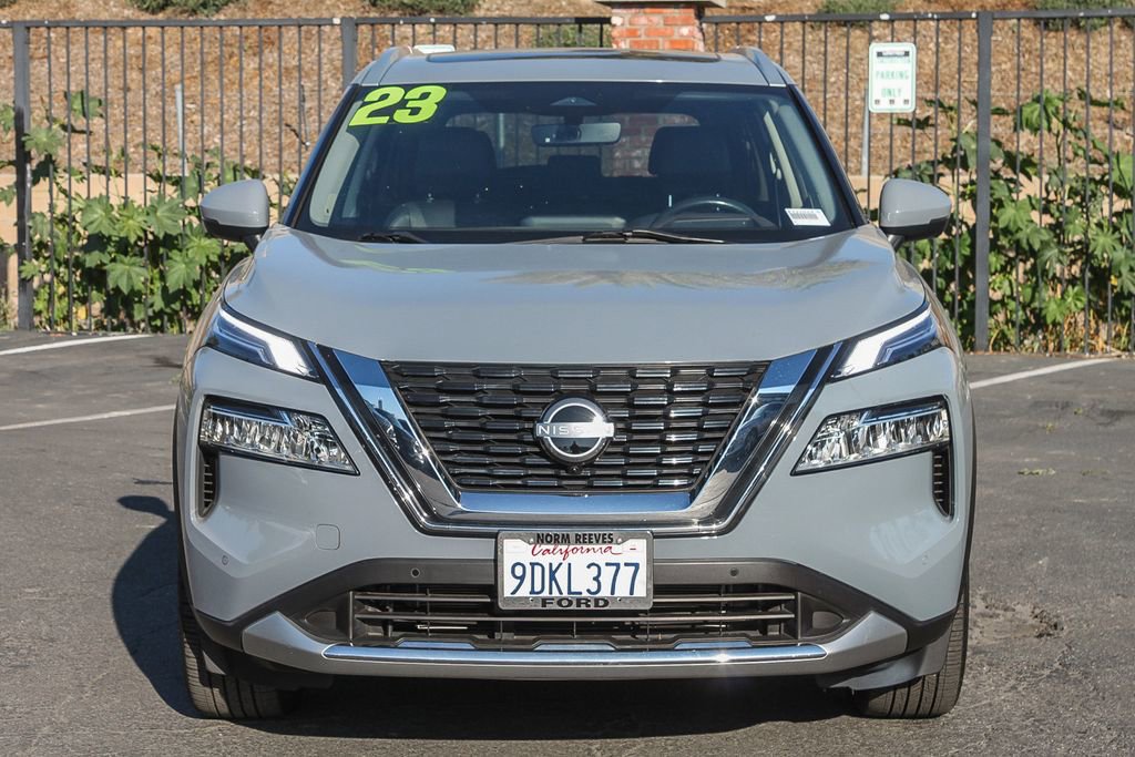 Used 2023 Nissan Rogue Platinum w/ Platinum Premium Package image 2
