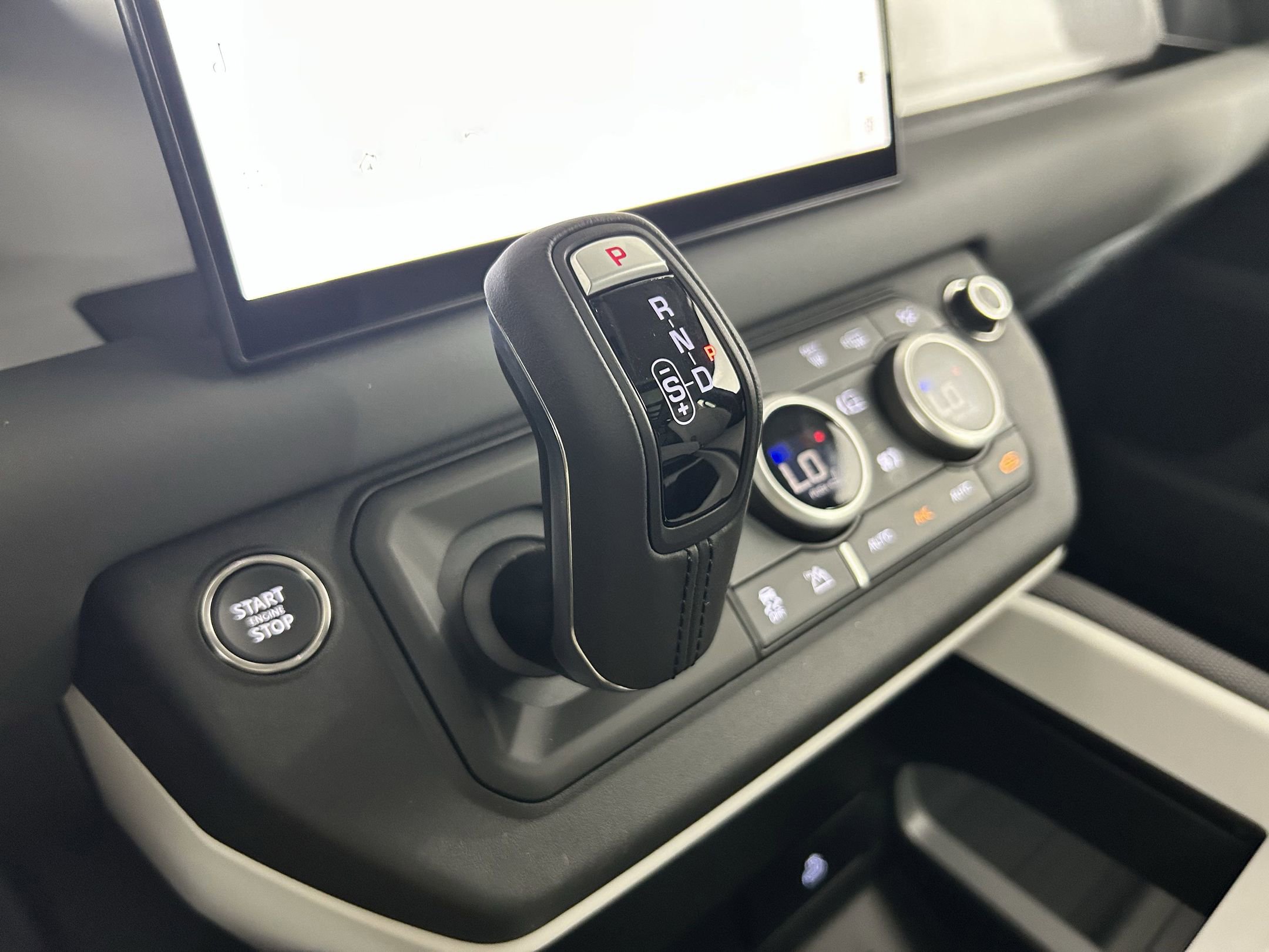 New 2025 Land Rover Defender 110 S image 17