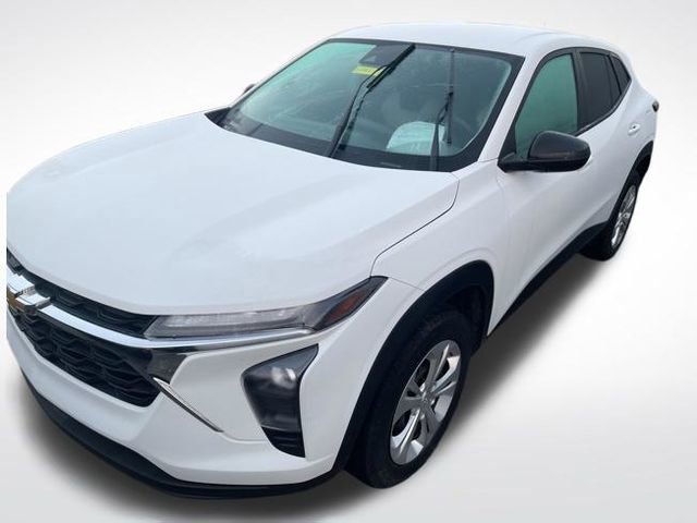 Used 2024 Chevrolet Trax LS image 4