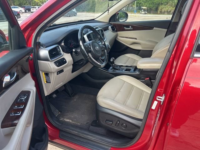 Used 2017 Kia Sorento LX w/ LX Convenience Package image 5