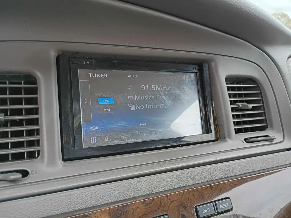 Used 2010 Mercury Grand Marquis LS image 11