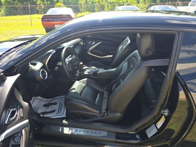 Used 2016 Chevrolet Camaro SS RWD image 13
