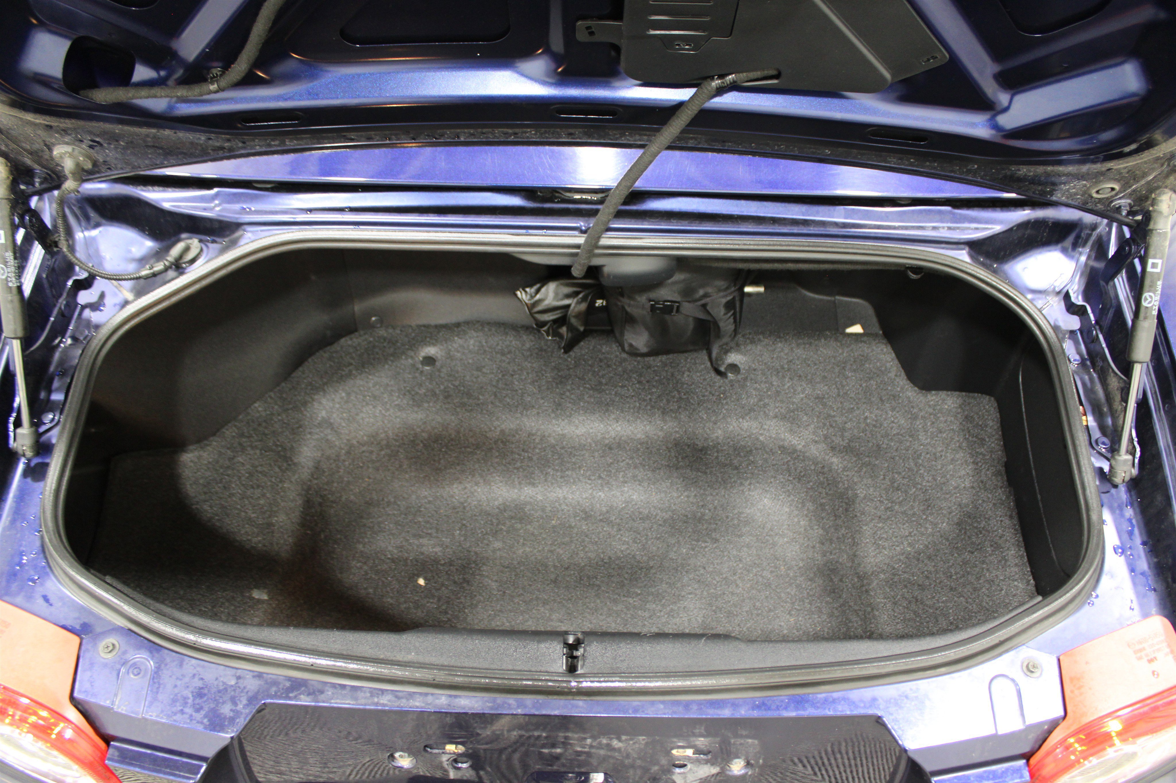 Used 2010 MAZDA MX-5 Miata Grand Touring w/ Premium Pkg image 21