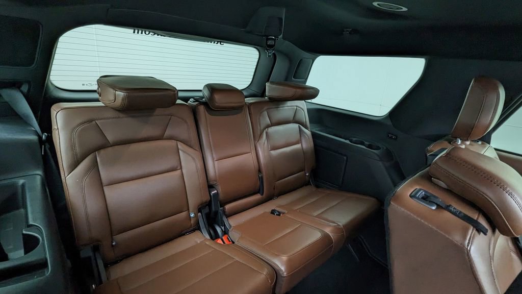 Used 2025 Lincoln Navigator Reserve image 40