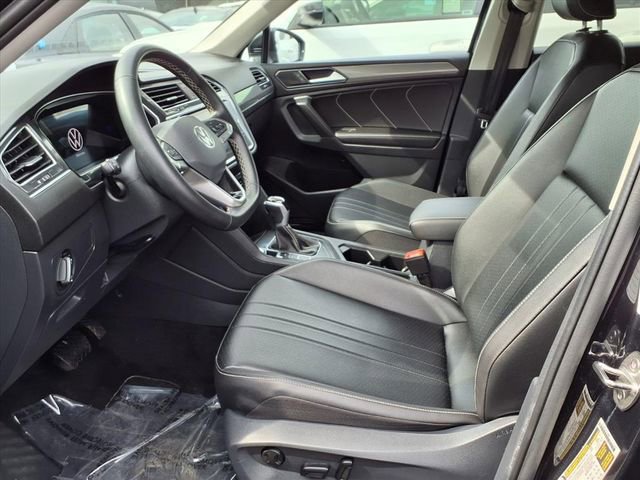 Used 2024 Volkswagen Tiguan SE image 13