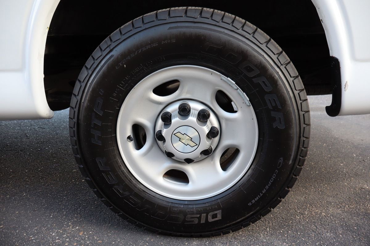 Used 2020 Chevrolet Express 2500 w/ Enhanced Convenience Package image 38