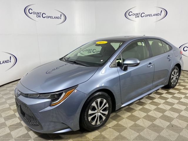 Used 2022 Toyota Corolla LE FWD image 3