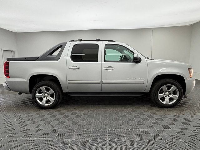Used 2012 Chevrolet Avalanche LT AWD/4WD image 7