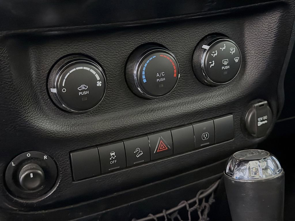 Used 2015 Jeep Wrangler Sahara w/ Connectivity Group image 16