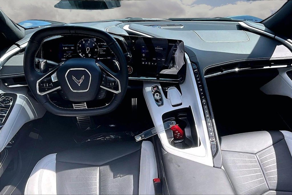 Used 2023 Chevrolet Corvette Stingray Preferred Conv w/ Stealth Interior Trim Package RWD image 7