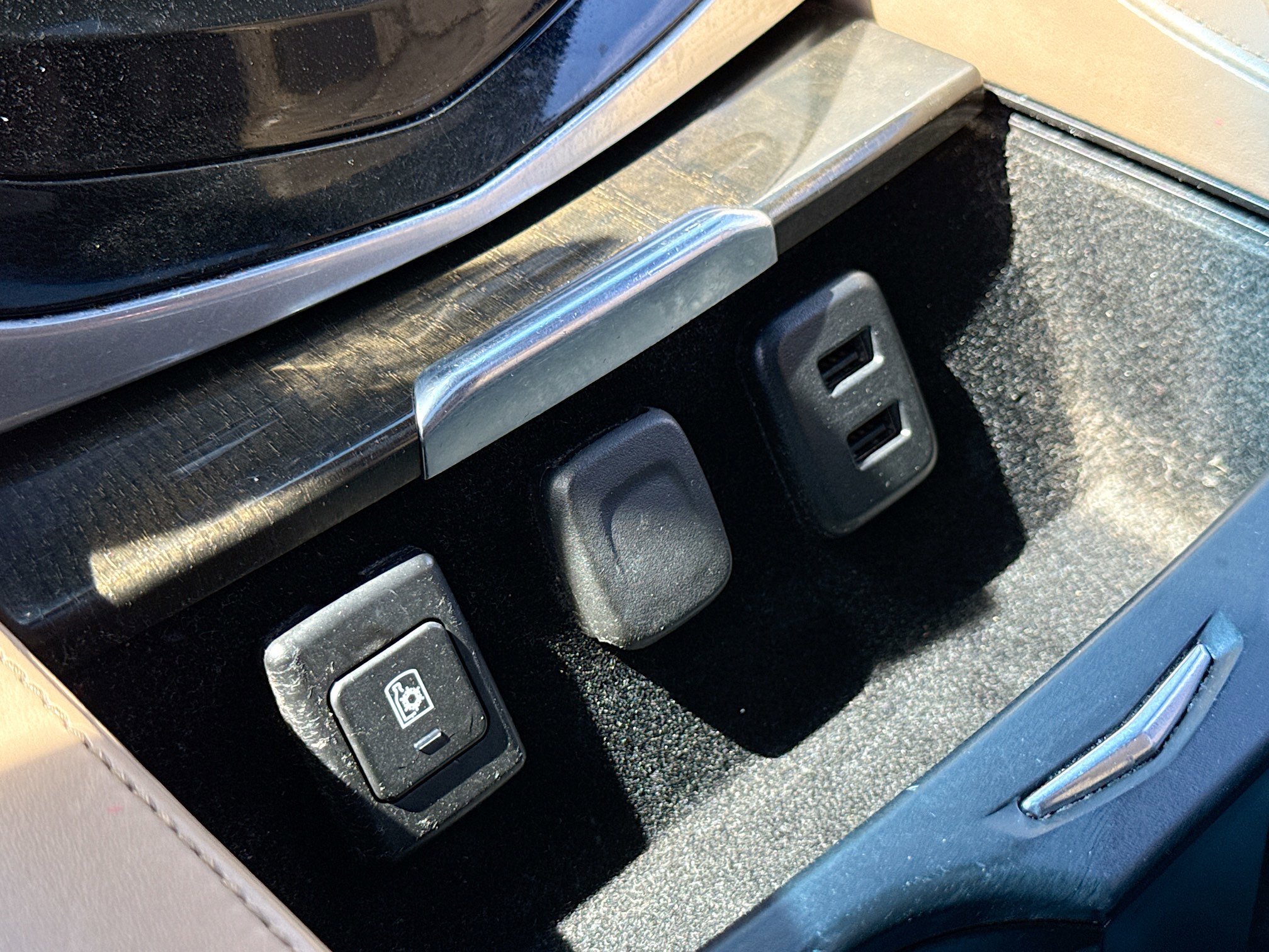 Used 2018 Cadillac Escalade ESV Platinum image 13