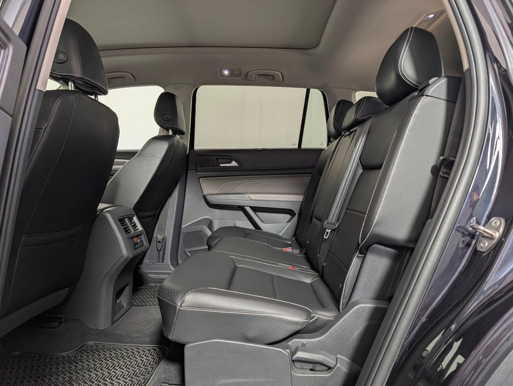 Used 2023 Volkswagen Atlas SEL AWD/4WD image 13