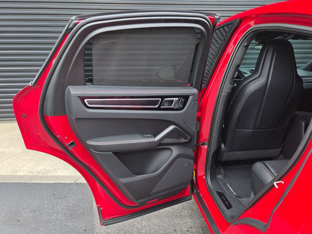 Certified 2023 Porsche Cayenne GTS AWD/4WD image 17
