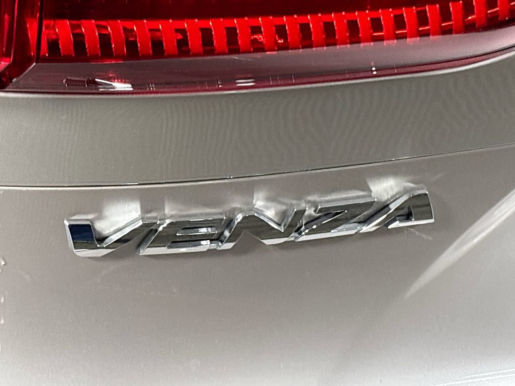 Used 2024 Toyota Venza Nightshade image 23