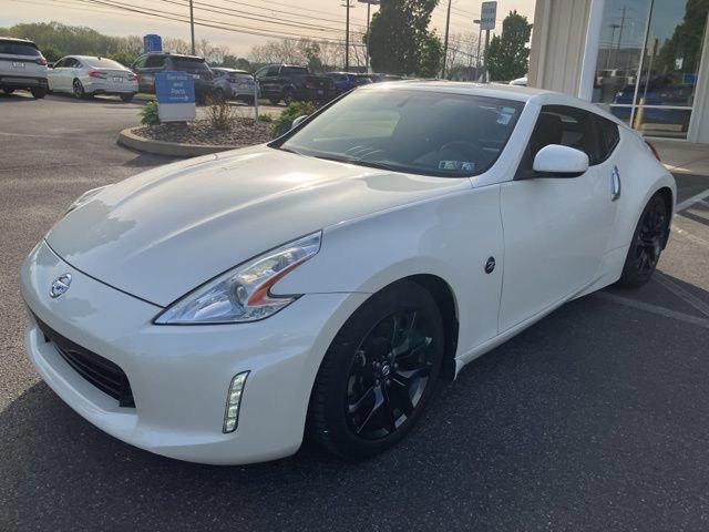 Used 2017 Nissan 370Z Touring RWD image 7