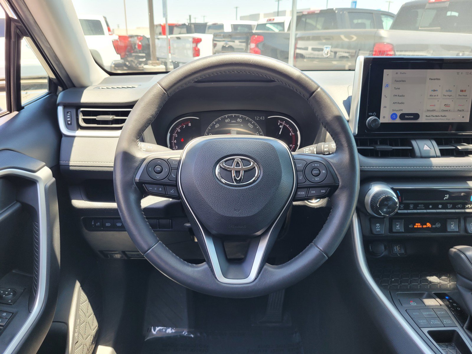 Used 2024 Toyota RAV4 XLE w/ Weather Package AWD/4WD image 17
