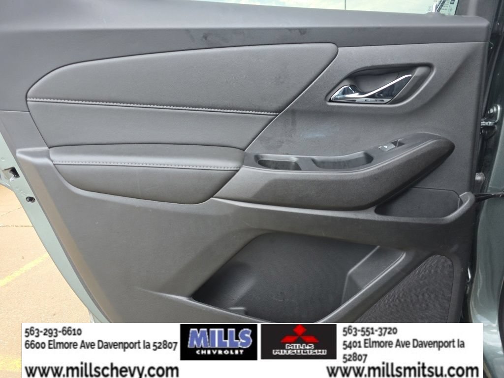 Used 2022 Chevrolet Traverse LT FWD image 17