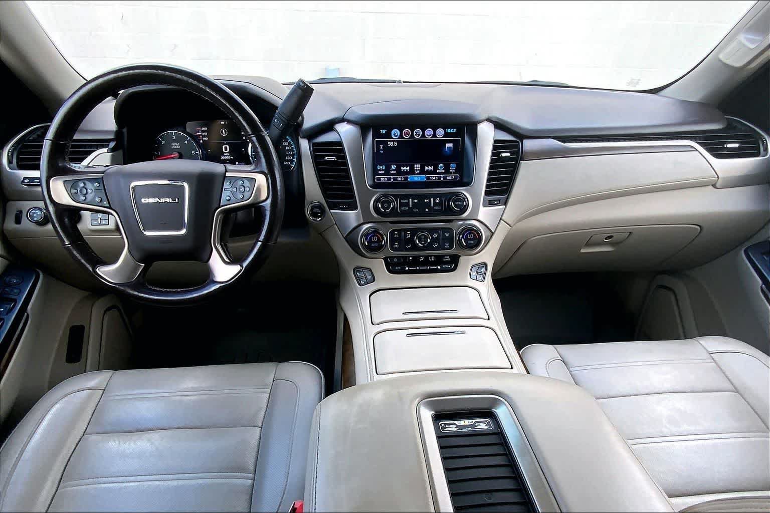 Used 2018 GMC Yukon XL Denali w/ Denali Ultimate Package AWD/4WD image 10