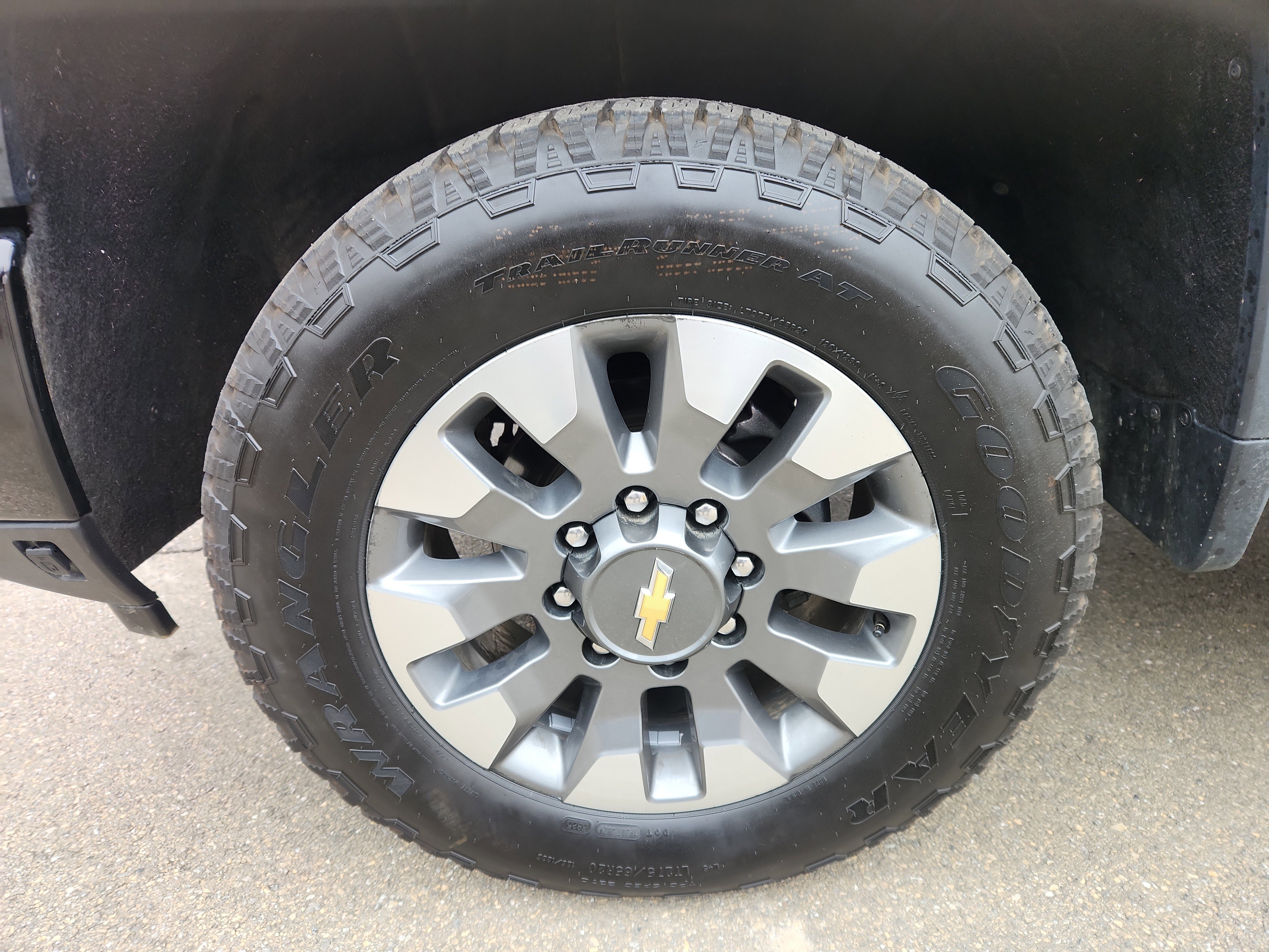 Used 2025 Chevrolet Silverado 2500 Custom w/ Custom Value Package image 44