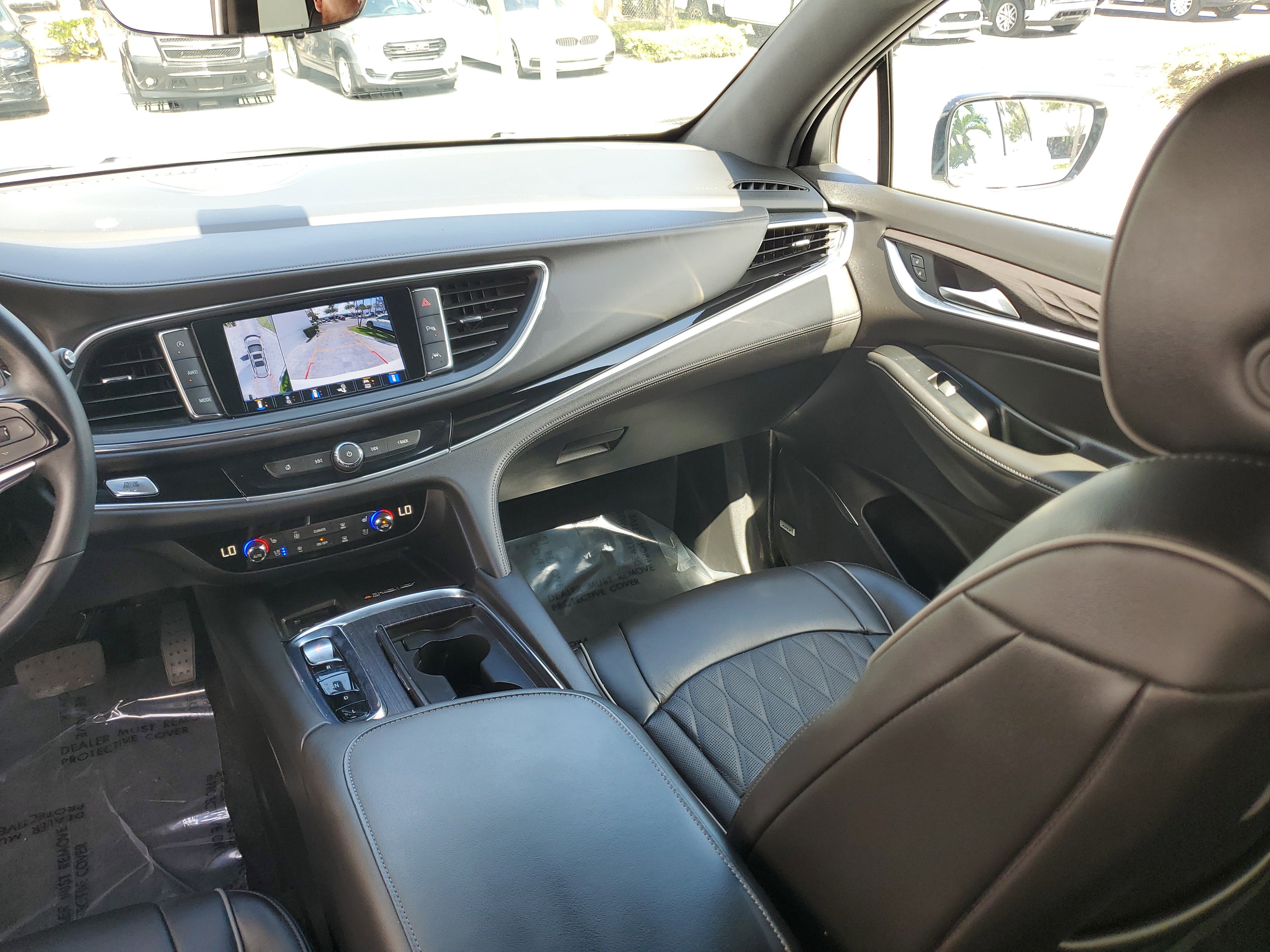 Used 2024 Buick Enclave Avenir w/ Avenir Technology Package image 17