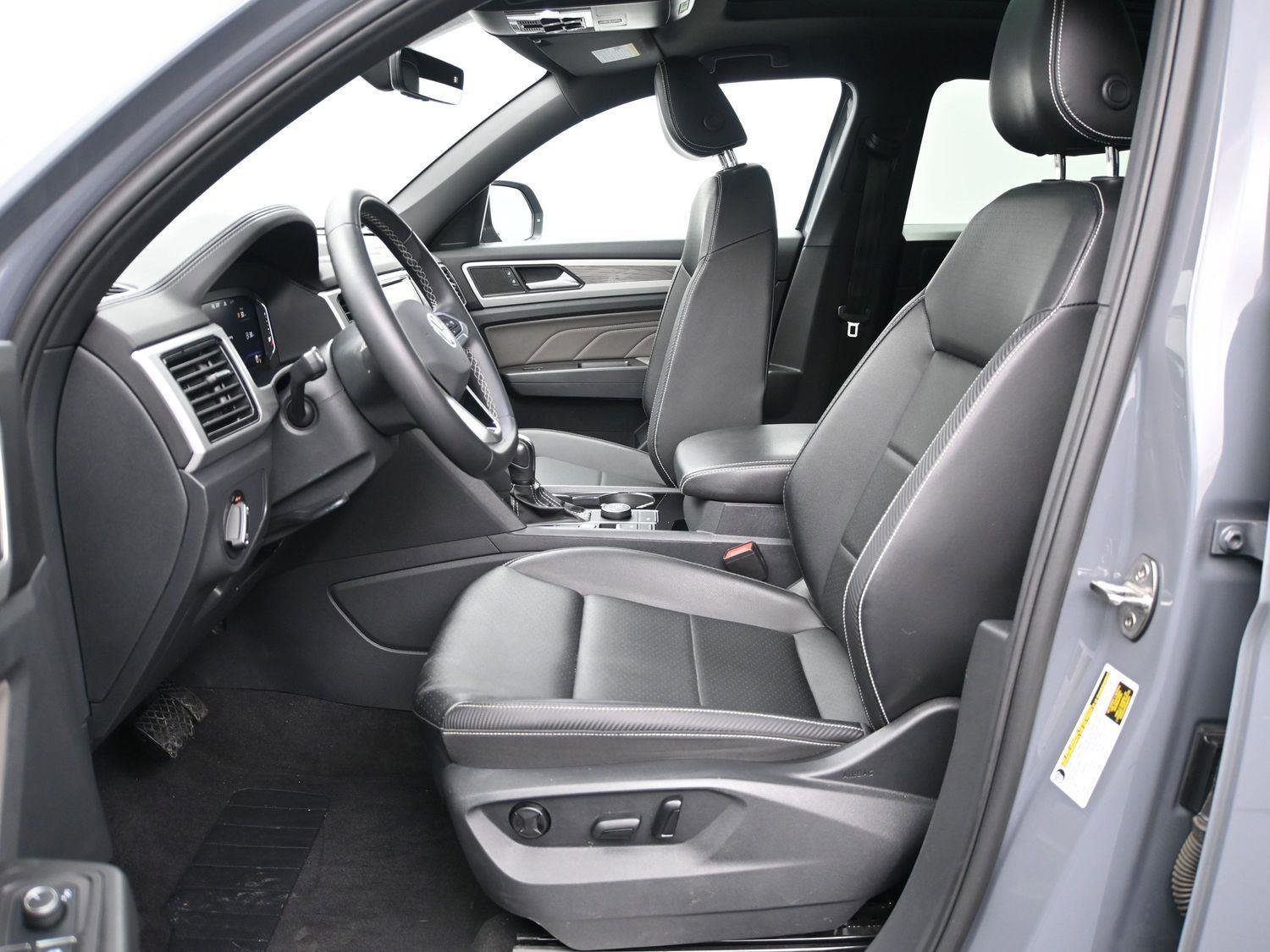 Certified 2022 Volkswagen Atlas Cross Sport SE image 7