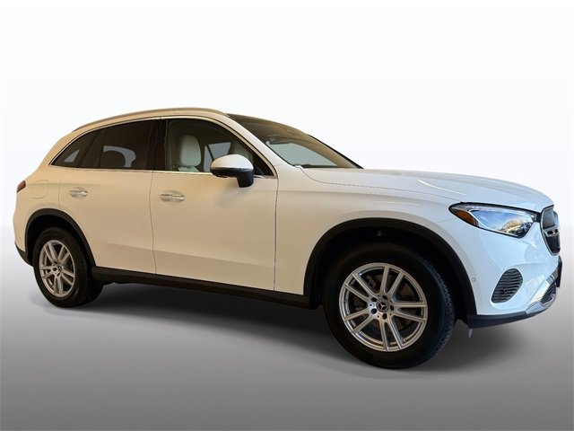 Used 2025 Mercedes-Benz GLC 300 4MATIC image 9