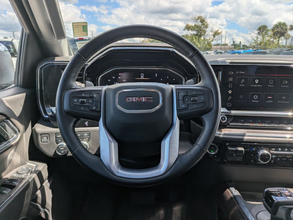 Used 2025 GMC Sierra 1500 SLT w/ SLT Premium Plus Package AWD/4WD image 18